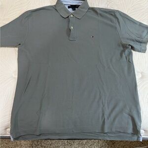 Tommy Hilfiger Men's Polo Shirt in Gray